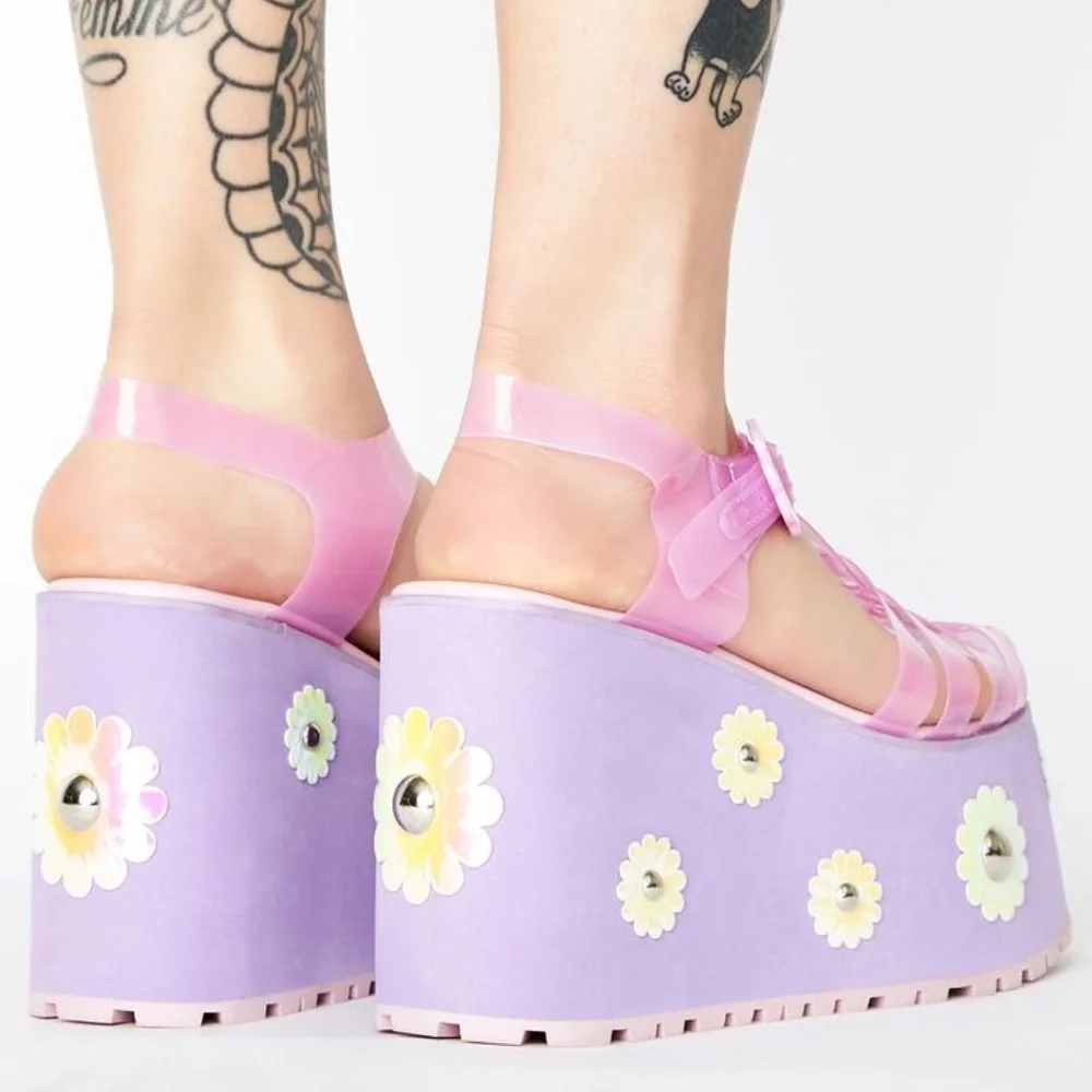 Chasin’ Daisies Jelly Platforms 🌼✨  Wedge Heels 💖